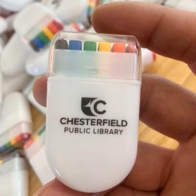 Schminkstifte in Regenbogenfarben ｜ Schminkstift 6-in-1...